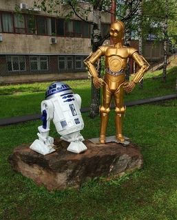 Скульптура с персонажами Звездных войн