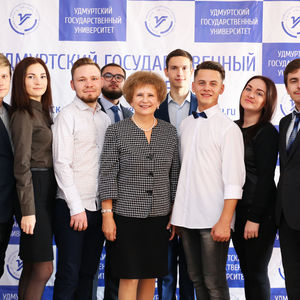 Галина Витальевна со студентами