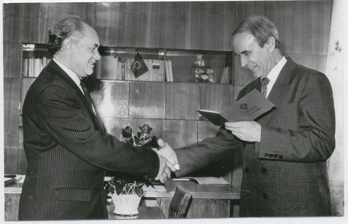 Vruchenie V I Kudinovu attestata professora 1994