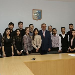 Tiurin and International students
